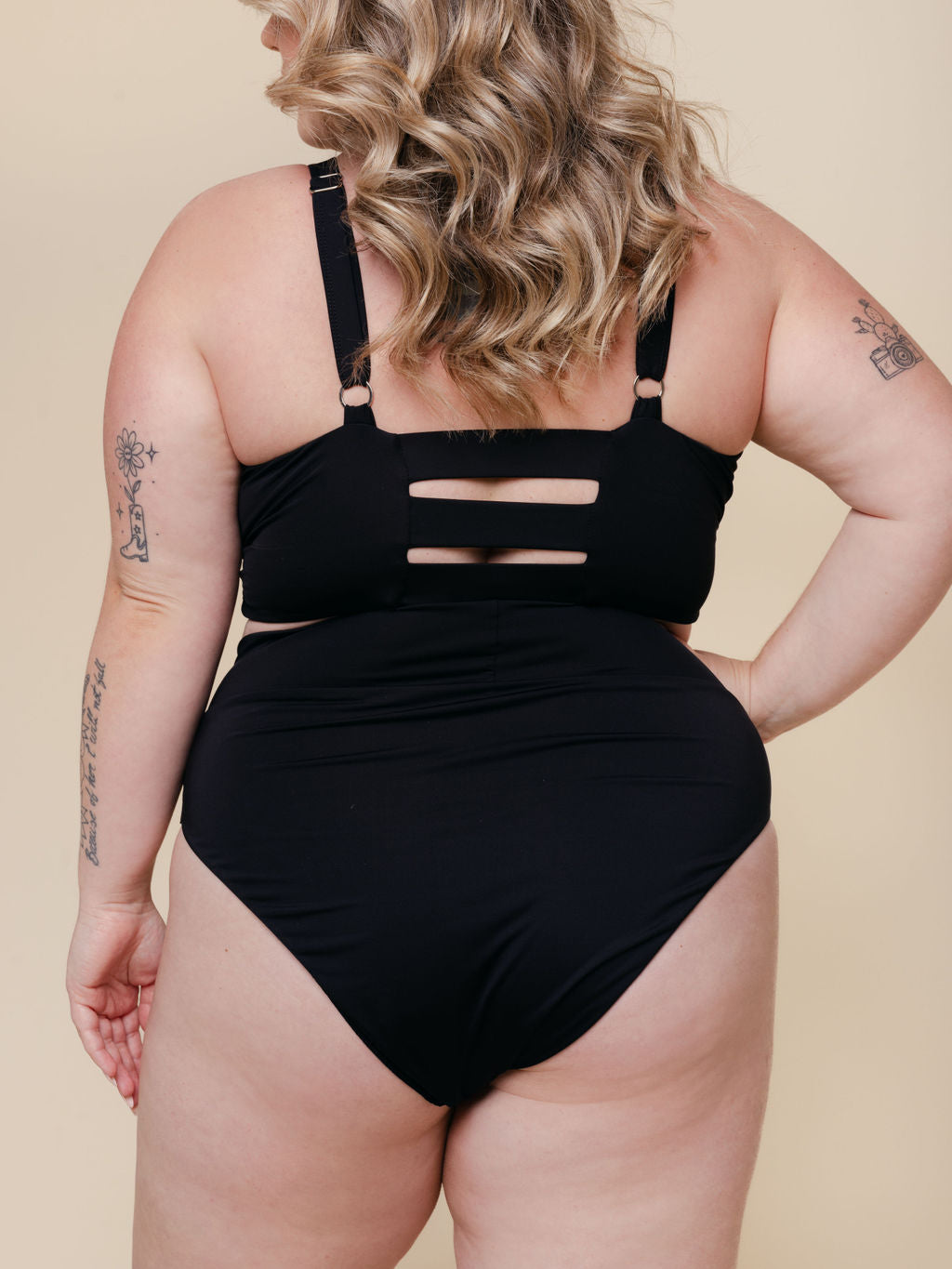 High Hip Crossover Bottoms in Black
