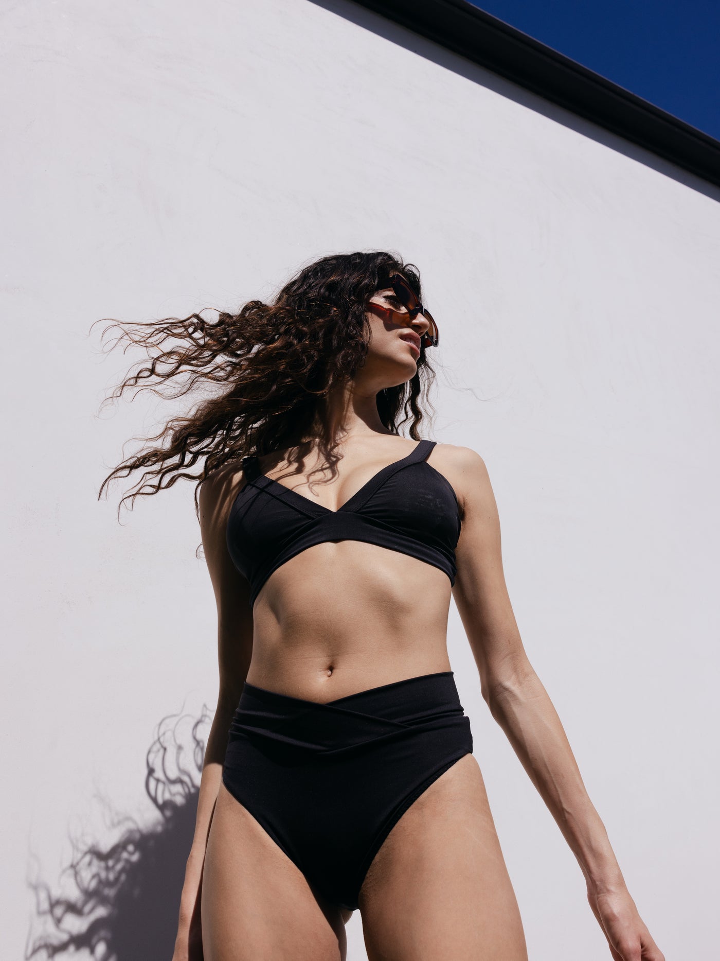 High Hip Crossover Bottoms in Black