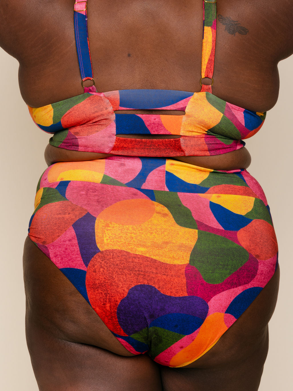 High Hip Crossover Bottoms in Isla